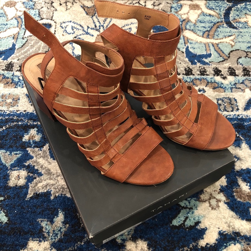Tahari cognac colored heels size 10